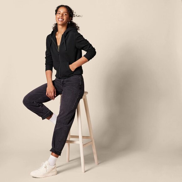 Women’s Black Fleece Full-Zip Hoodie for Comfort and Style - Picture 5 of 7